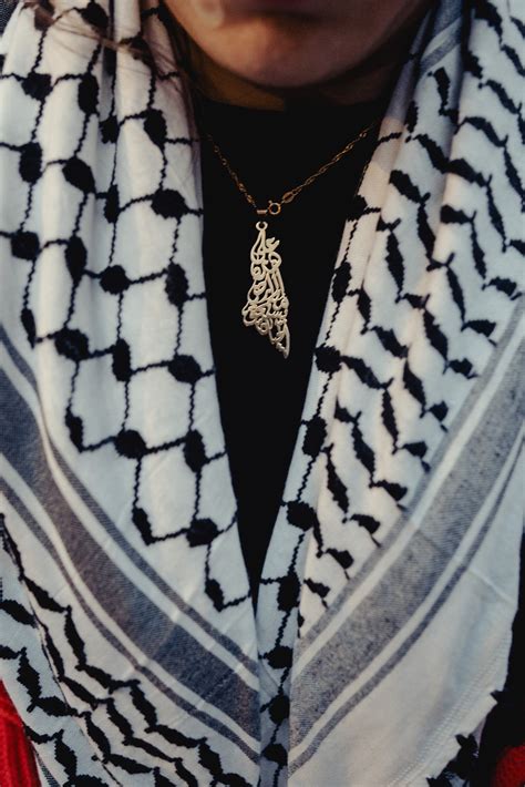 Kaffiyeh cord .